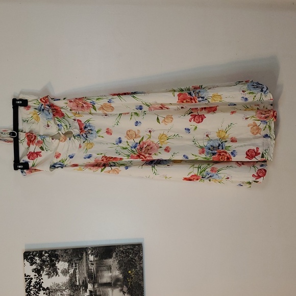 Yumi Kim Lani Dress Size Medium Dainty Floral Flirty Design Midi - Picture 5 of 16